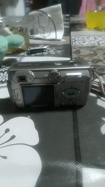 Cámara digital Samsung Digimax 301 con zoom óptico - miniatura 3