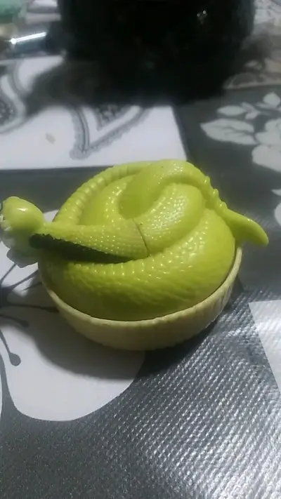 Figura decorativa de serpiente verde - miniatura 1