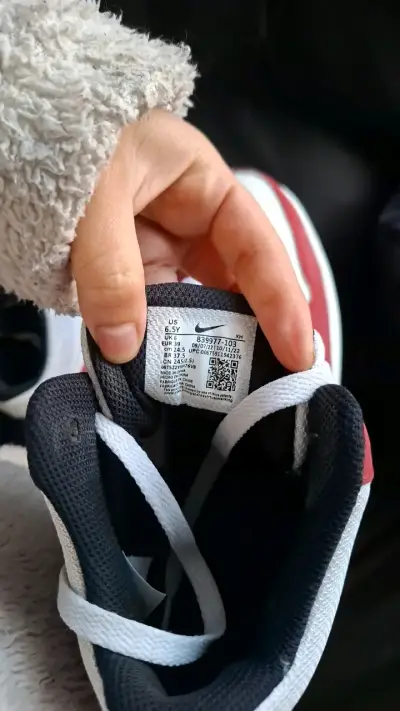 Zapatillas deportivas Nike rojas y blancas - miniatura 4
