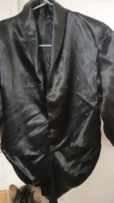 Chaqueta de satén negra elegante - miniatura 3