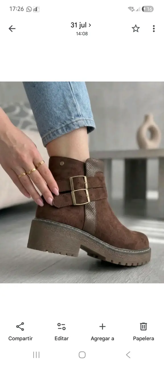 Botines de gamuza marrón con hebillas
