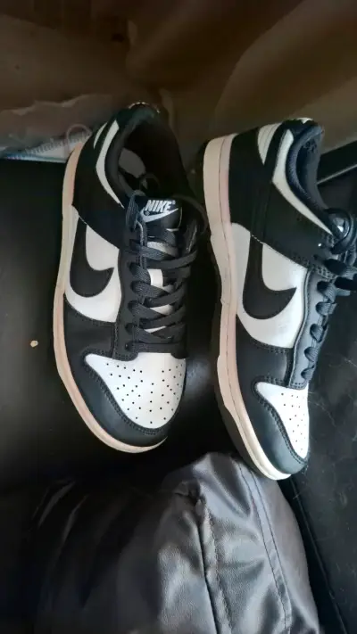 Zapatillas deportivas Nike blanco y negro - miniatura 1