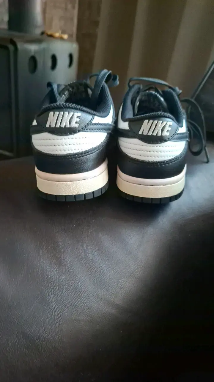 Zapatillas deportivas Nike blanco y negro - 3