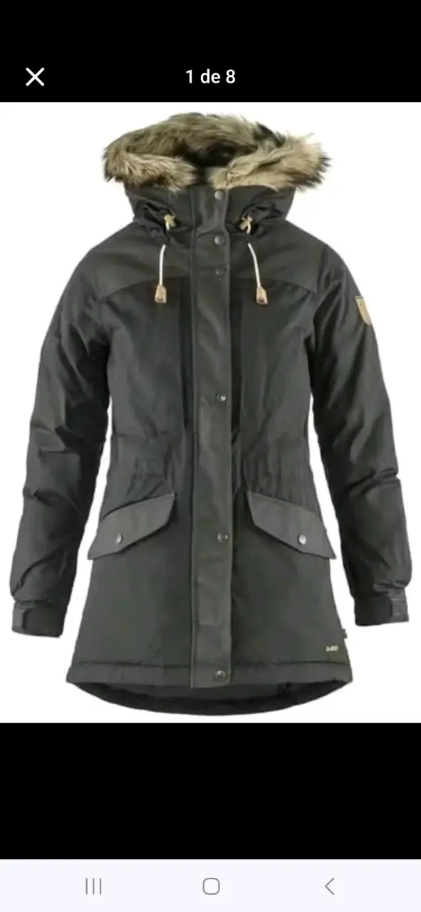 Parka negra con capucha de piel sintética - 1