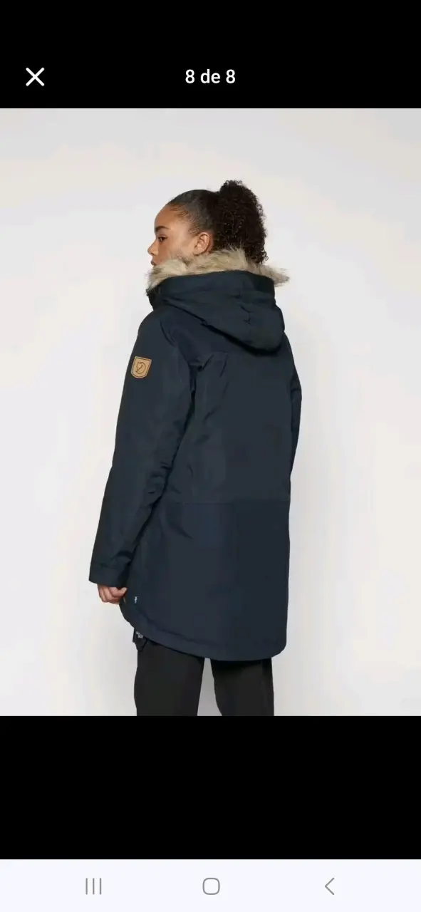 Parka negra con capucha de piel sintética - 6