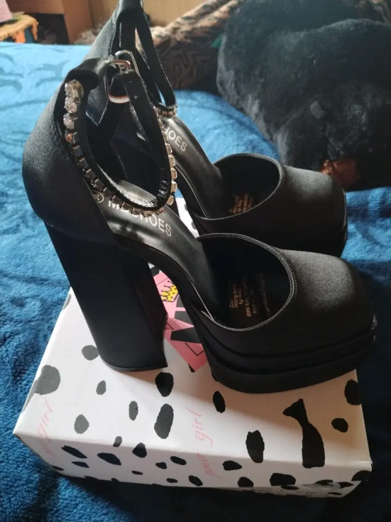 Tacones negros con plataforma - 2