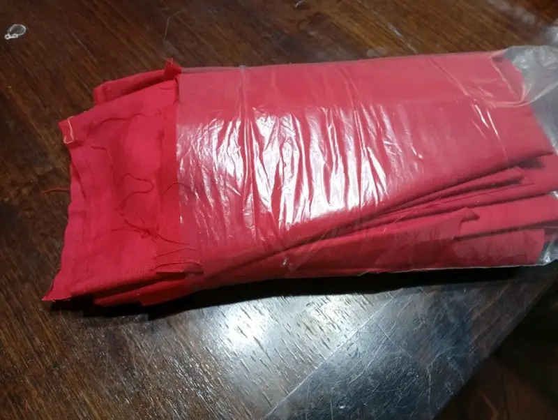 Retazo de Tela roja para manualidades 18 piezas