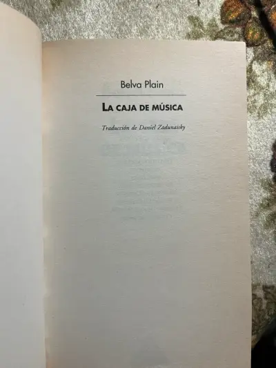 Libro 'La Caja de Música' de Belva Plain - miniatura 2