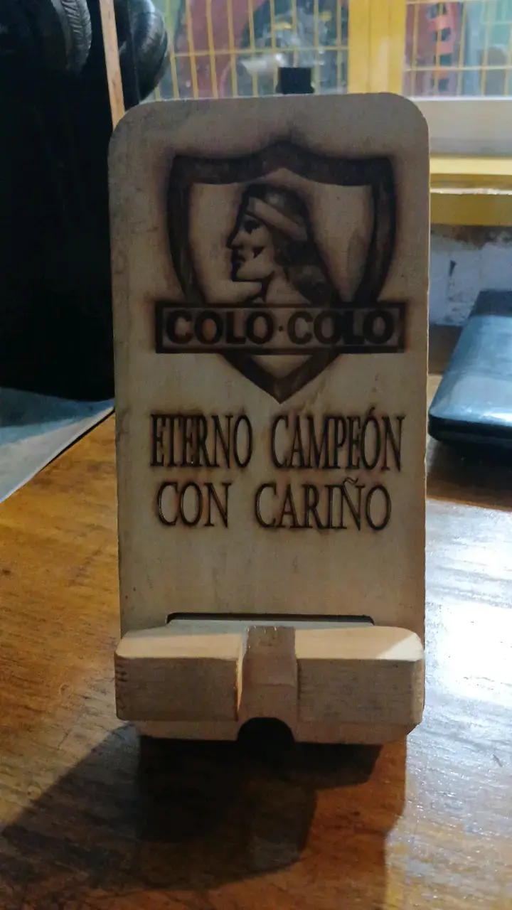 Soporte de madera Colo-Colo Eterno Campeón
