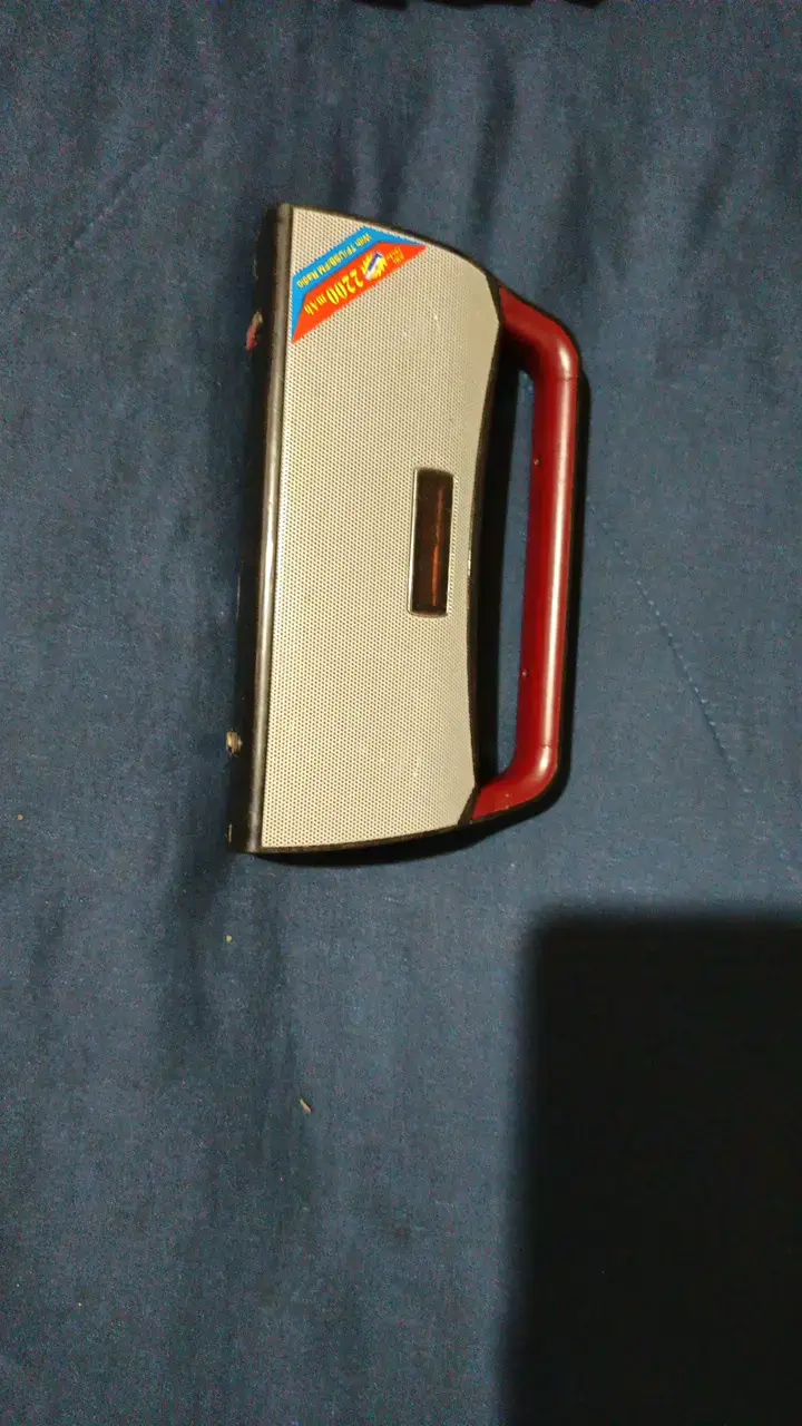 Parlante portátil Blitz con diseño compacto - 1