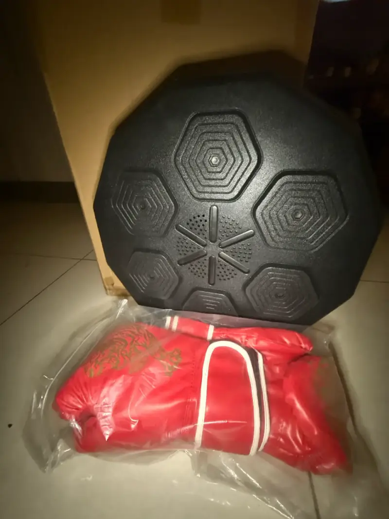 Set de boxeo con guantes rojos - 1