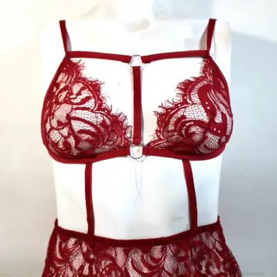 Conjunto de lencería roja de encaje 🌹 - miniatura 2