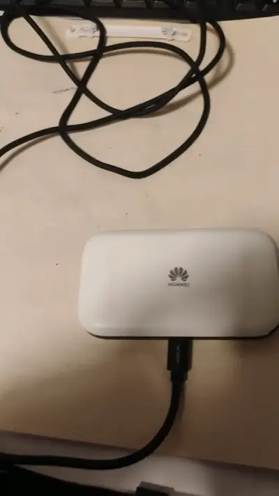 Router Huawei 4G LTE portátil blanco - miniatura 2