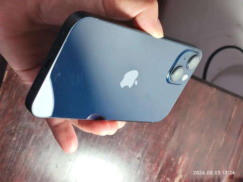 iPhone 13 Azul Buen Estado - 1