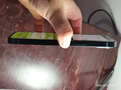 iPhone 13 Azul Buen Estado - miniatura 5
