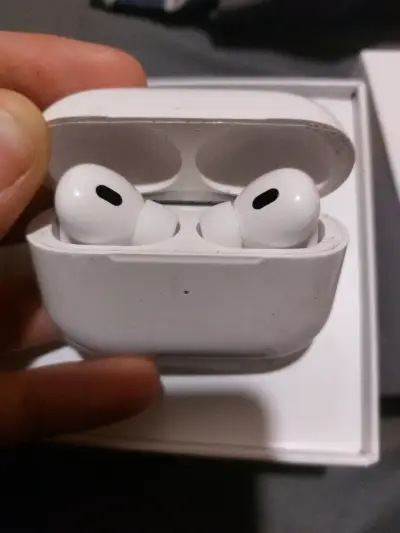 AirPods Pro de segunda generación con estuche de carga - miniatura 4