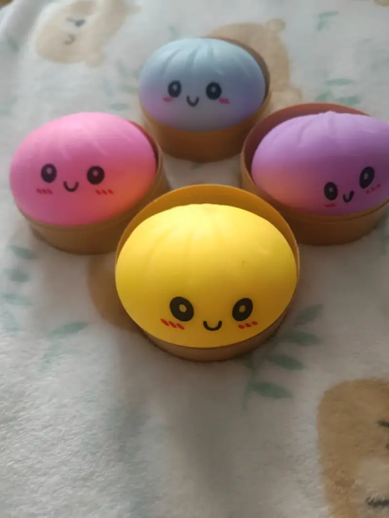 Set de juguetes squishy de colores variados - 1
