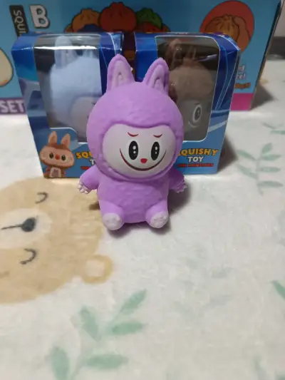 Set de juguetes squishy de colores variados - miniatura 4