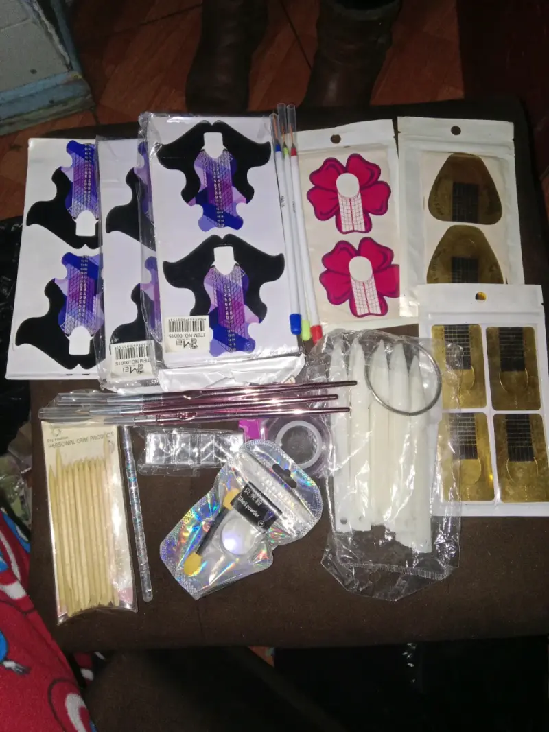 Kit completo para uñas acrílica con moldes y herra