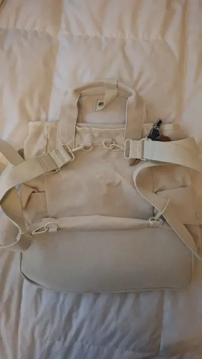 Mochila beige con diseño de Snoopy - miniatura 2