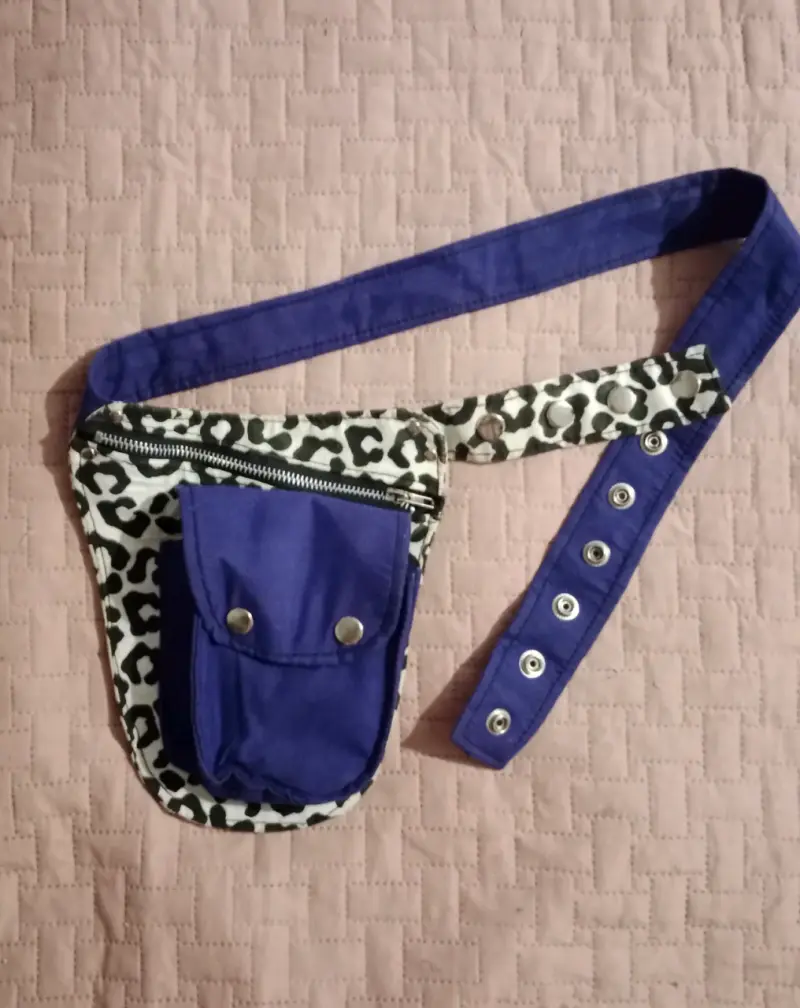 Bandolera animal print con bolsillo