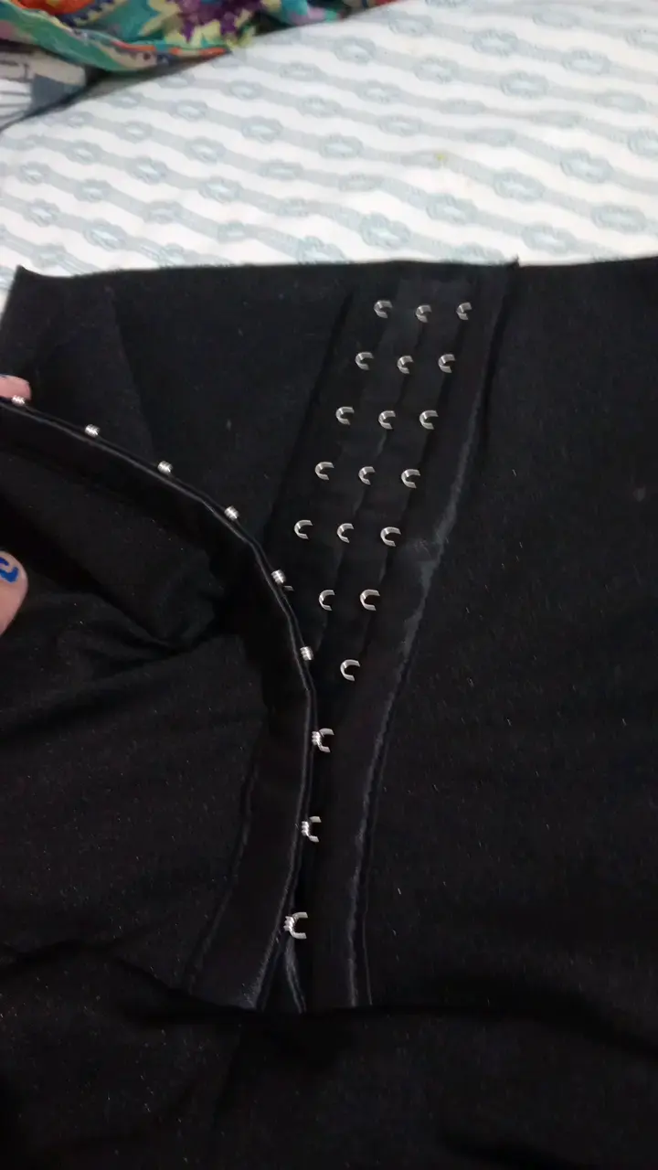Leggings negros con cintura alta y cierre - 3