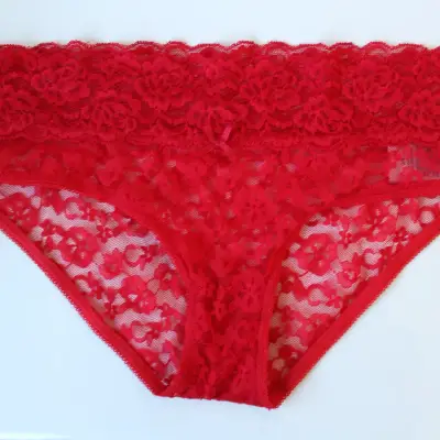 Conjunto de lencería rojo con encaje - miniatura 2