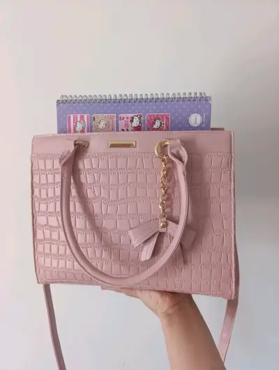 Cartera de rosa con diseño texturizado NUEVA - miniatura 5