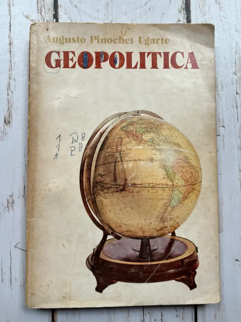 Libro Geopolítica de Augusto Pinochet Ugarte - 1