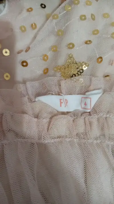 Vestido de fiesta infantil con lentejuelas doradas - miniatura 4