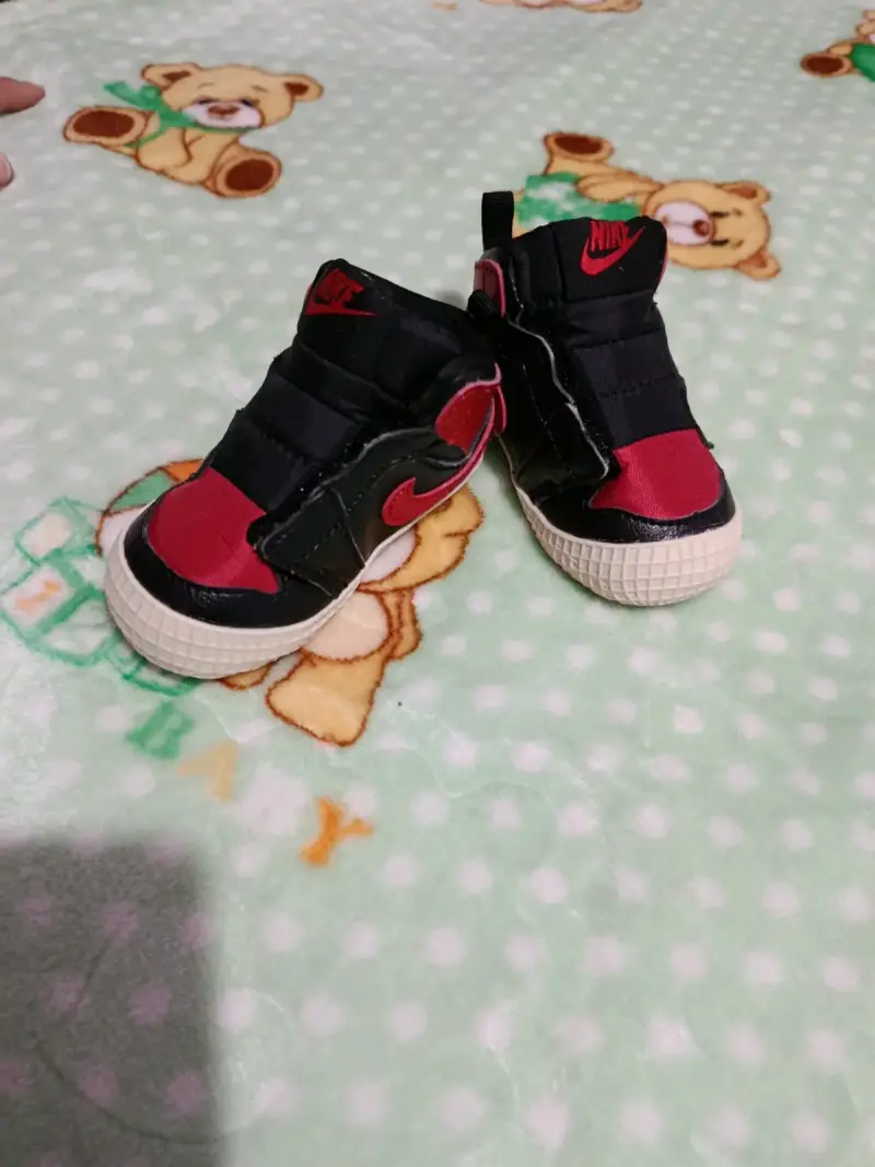 Zapatilla y chalitas número 16 y 18 - 1