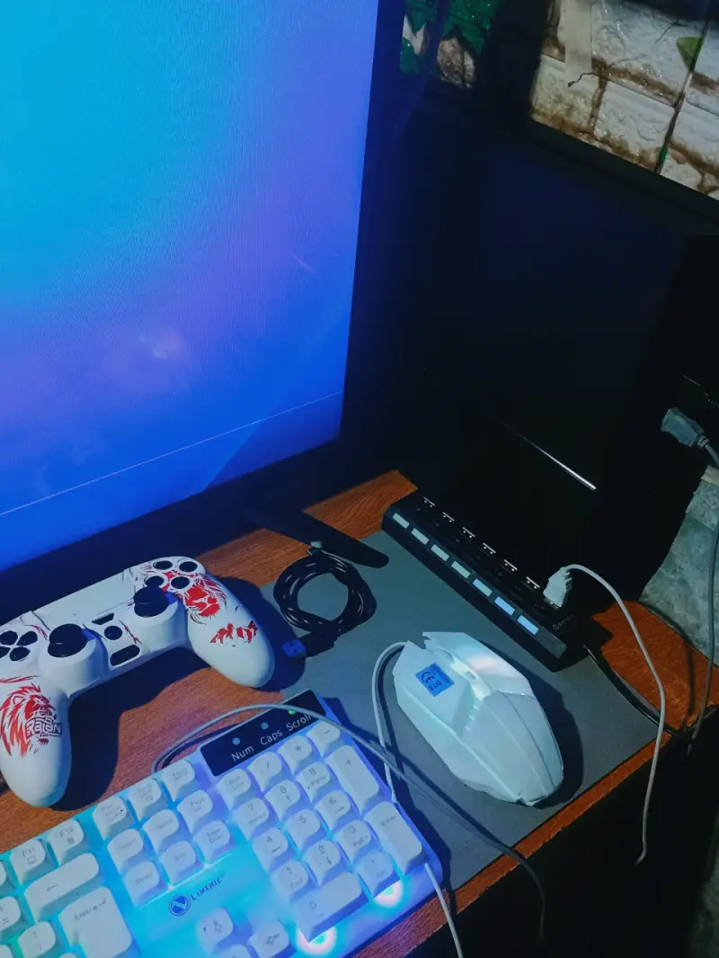 Consola PS4 con mando, teclado y mouse RGB - 3