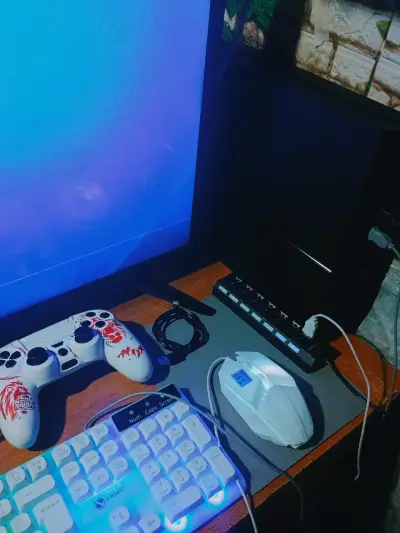 Consola PS4 con mando, teclado y mouse RGB - miniatura 3