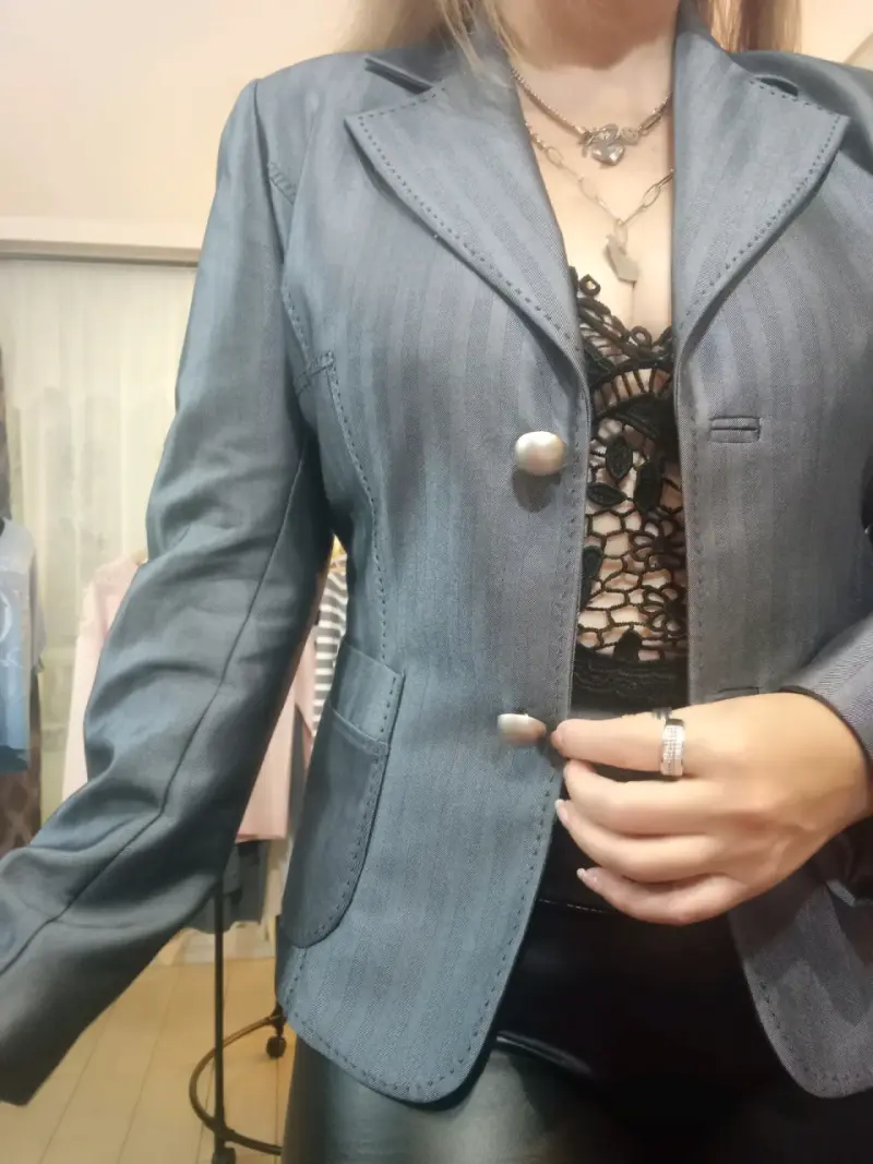 Blazer gris elegante para mujer - 1