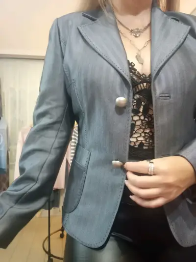 Blazer gris elegante para mujer - miniatura 1