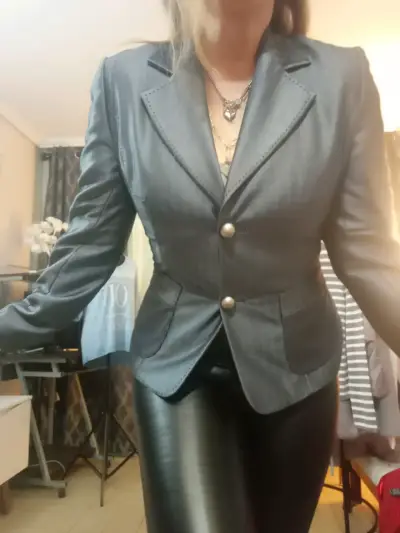 Blazer gris elegante para mujer - miniatura 3