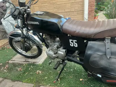 Moto Honda café racer - miniatura 2
