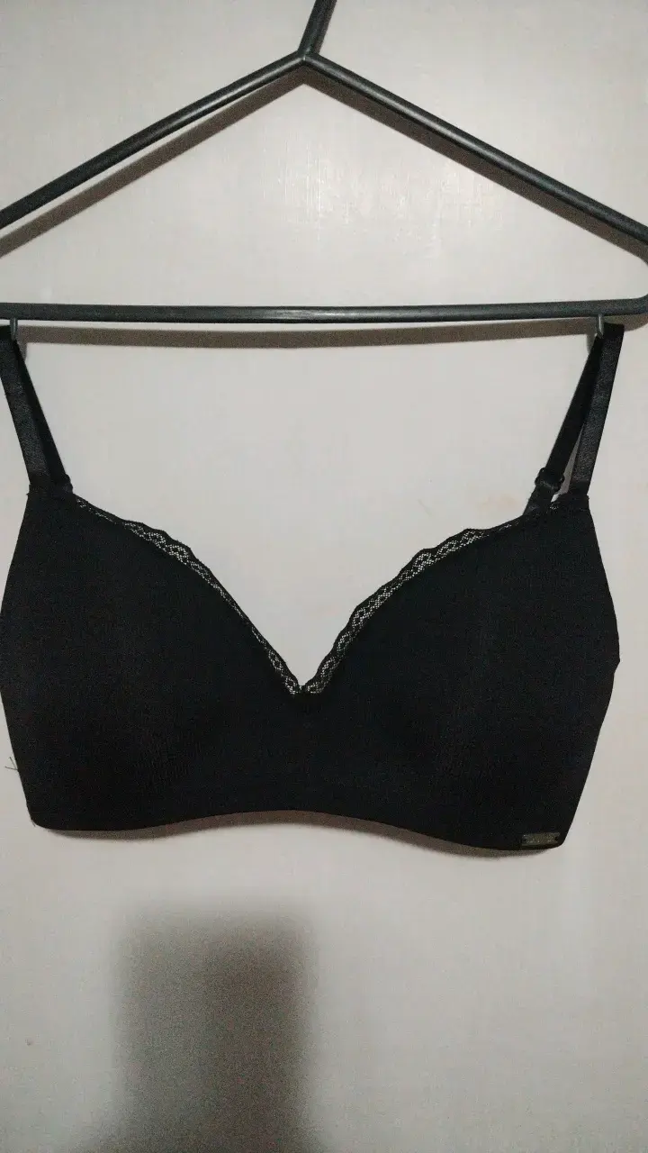 Sostén negro con encaje cómodo - 1