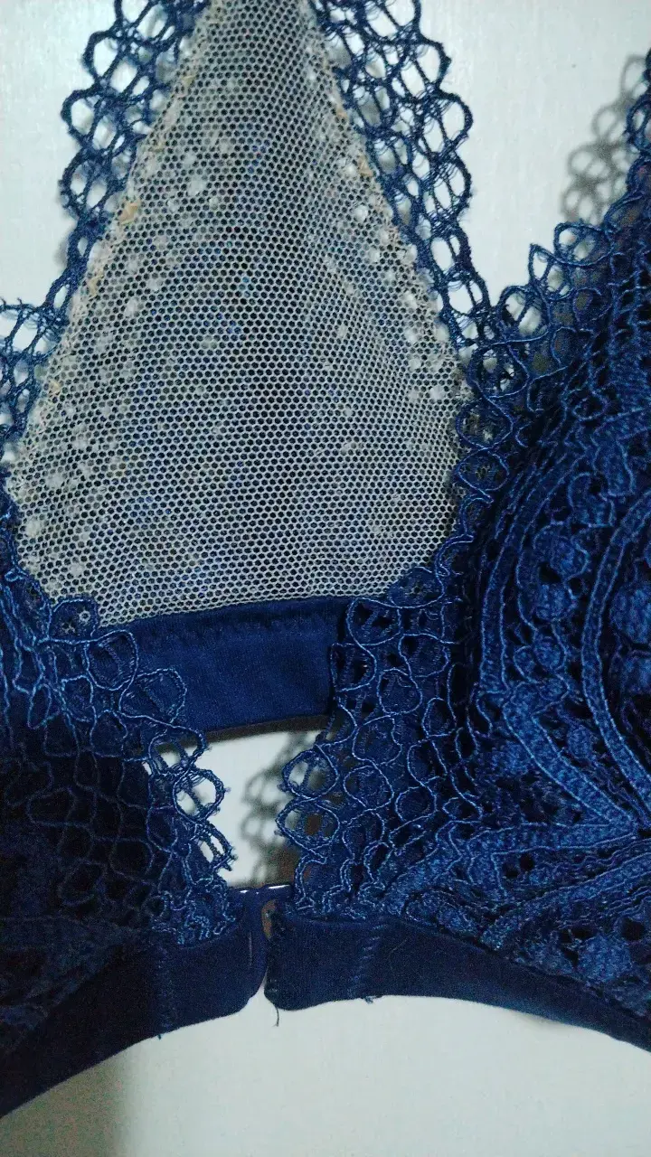 Sostén de encaje azul con diseño floral - 2