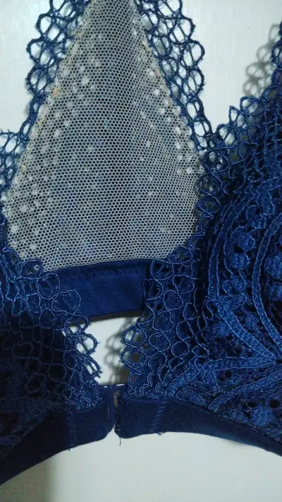 Sostén de encaje azul con diseño floral - miniatura 2