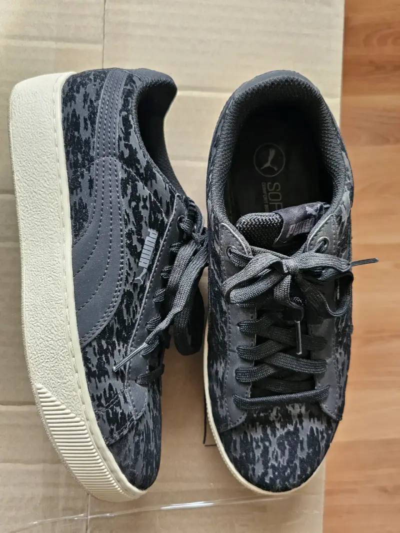 Zapatillas deportivas Puma negras estampadas - 1