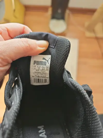 Zapatillas deportivas Puma negras estampadas - miniatura 2