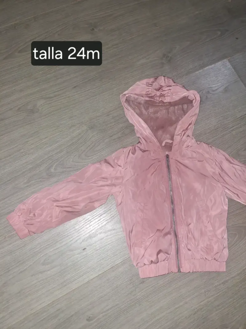 Chaqueta impermeable rosada para niña talla 24M - 1