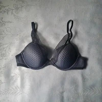 Conjunto de sostenes 30C en negro y beige - miniatura 2
