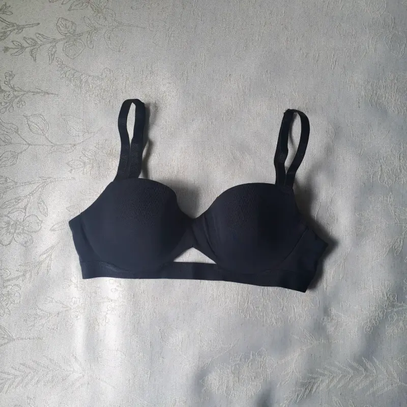 Conjunto de sostenes 30C en negro y beige - 6