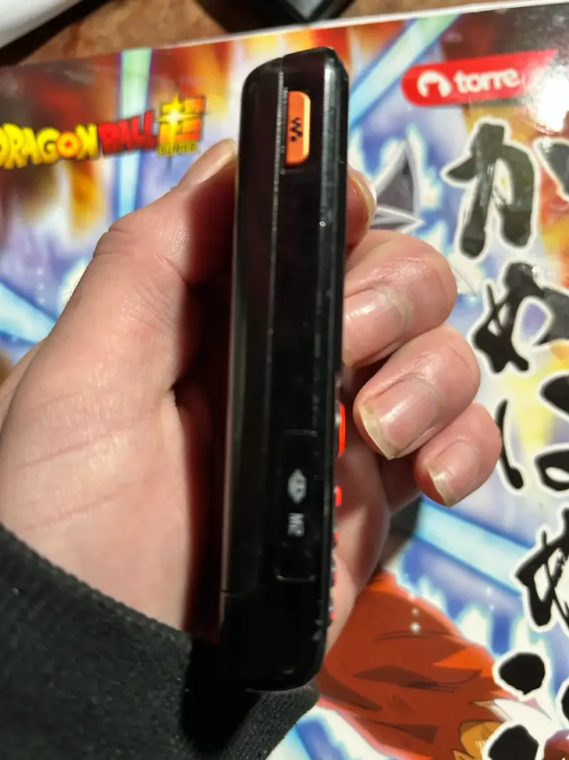 Celular Sony Ericsson Walkman W200i - 3