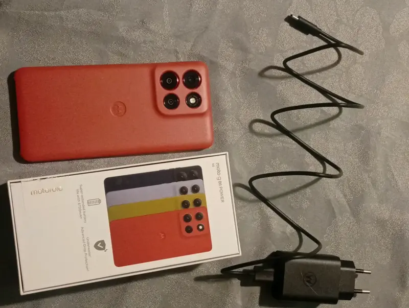Smartphone Motorola Moto G86 Power 5G Rojo - 1