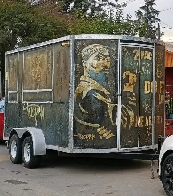 Carro de Comida 4x2 Decorado Tupac - 1