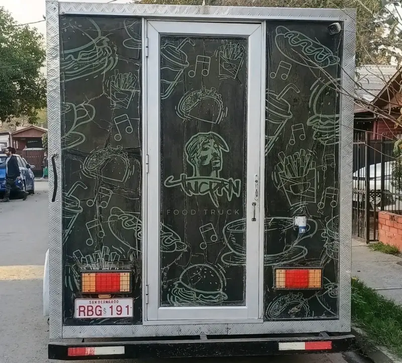 Carro de Comida 4x2 Decorado Tupac - 5