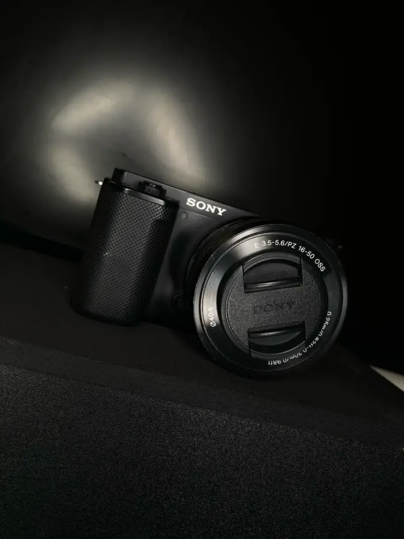 Cámara Sony ZV-E10, lente kit 16-50mm - 1